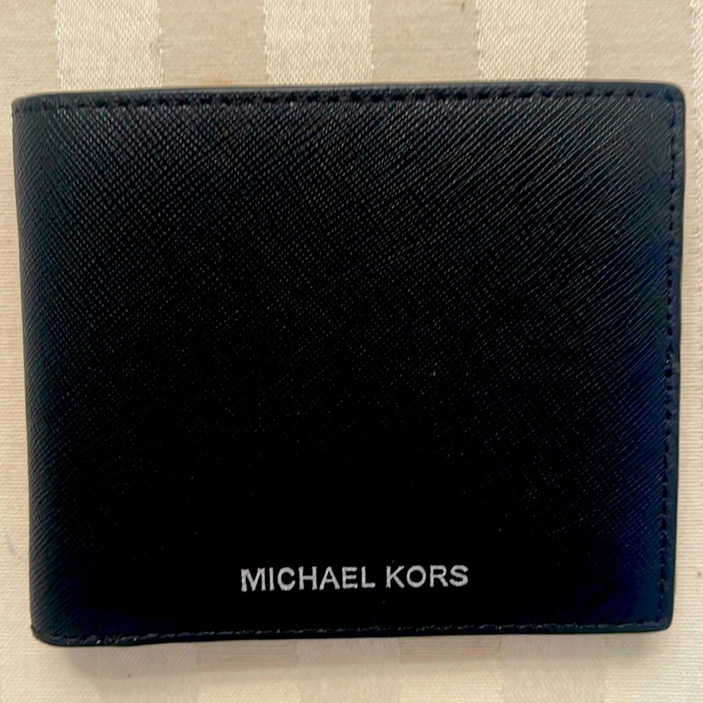 Micheal Kors Men’s Leather Wallet. Black New